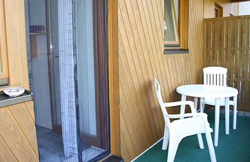 Lonsee Apartment | Apartment 'D' with Shared Garden, Balcony and Wi-Fi