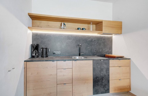 Schenna Apartment | Apartment 'Dahoam - Gardensuite R' with Mountain View, Shared Pool and Wi-Fi