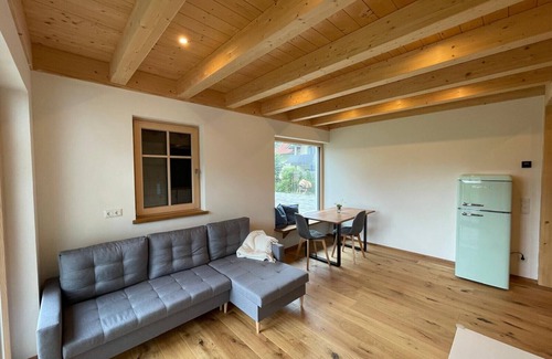 Friesenried Apartment | Apartment 'dahoimelig' with mountain view, private terrace and Wi-Fi