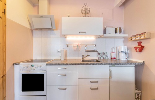 Cecilienkoog Apartment | Apartment "Denkerhof Rosenquarz" with Shared Garden & Wi-Fi
