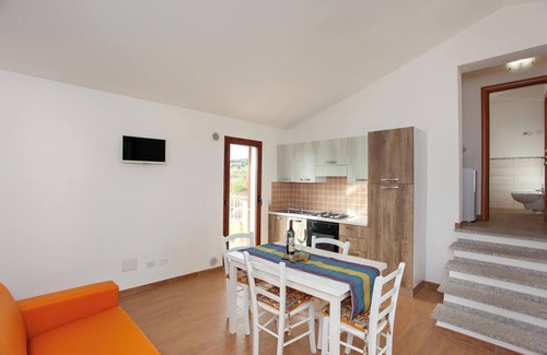 Luddui Apartment | Apartment "Diana 1" Near the Beach with Sea View, Garden, Balcony & Terrace