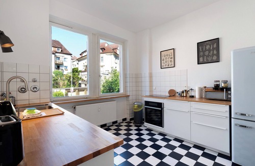 Pforzheim Apartment | Apartment 'Die Bleichstraße' with Balcony and Wi-Fi