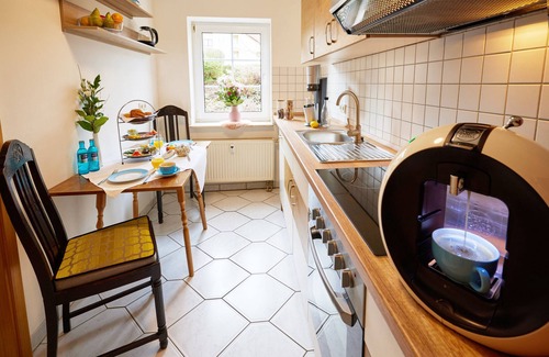 Treysa Apartment | Apartment 'Die Landgräfinnen' with Shared Terrace, Shared Garden and Wi-Fi