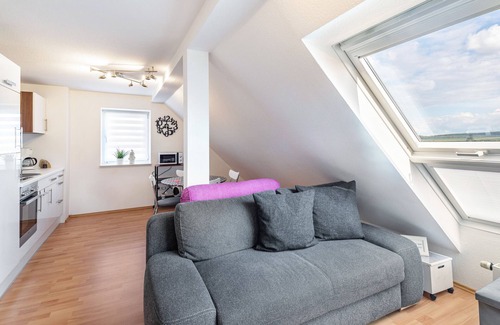 Gudensberg Apartment | Apartment 'Dinas Dach' with Wi-Fi and Air Conditioning