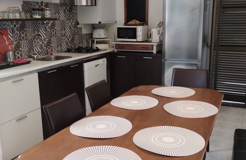 Villaggio degli Sposi Apartment | Apartment 'Dori 2' with Wi-Fi and Air Conditioning