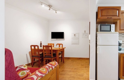 Vila Real Santo Antonio Apartment | Apartment 'Dourado' with Balcony, Wi-Fi and Air Conditioning