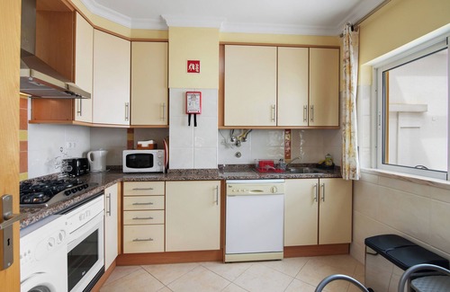 Conceicao e Cabanas de Tavira Apartment | Apartment 'Duplex Em Tavira' with Shared Pool, Wi-Fi and Air Conditioning