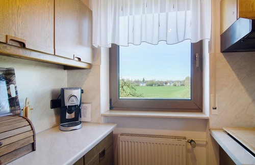 Unteruhldingen Apartment | Apartment 'Enderle' with Balcony and Wi-Fi
