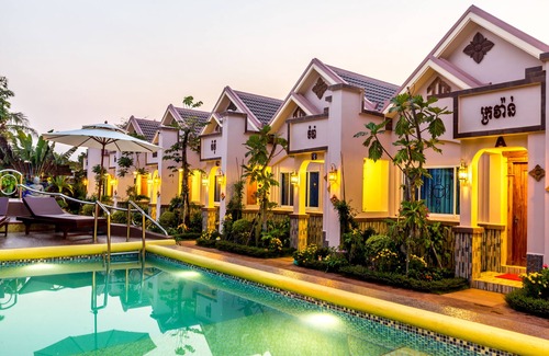 Sangkat Sla Kram Apartment | Apartment E with Swimming Pool - Romchong Flower