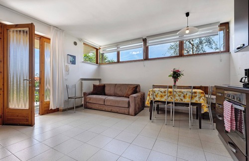 Assenza Apartment | Apartment 'Edda - Sole' with Lake View, Private Terrace and Wi-Fi