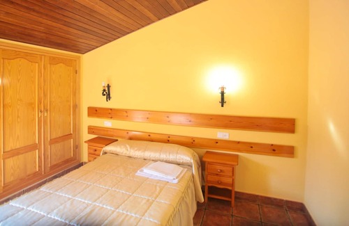 La Iruela Apartment | Apartment 'El Lerele 1' with Mountain View, Shared Pool & Wi-Fi
