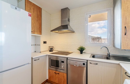 Hoya de los Patos Apartment | Apartment 'El Mirador' with Sea View, Wi-Fi and Air Conditioning
