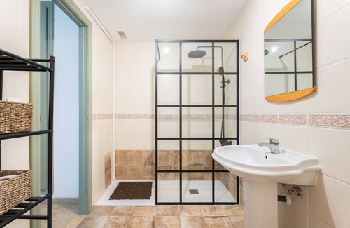 El Grao de Castellon Apartment | Apartment 'Elcano' with Mountain View, Wi-Fi and Air Conditioning