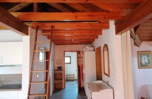 Tiefenbronn Apartment | Apartment 'Emmaus' with Shared Garden and Wi-Fi