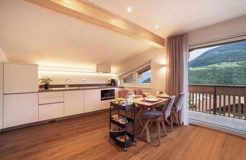 Parcines Apartment | Apartment "Engel Summerfrisch" with Mountain View, A/C, Wi-Fi, Sauna & Terrace