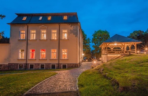 Colditz Apartment | Apartment-Ensuite with Shower-Schloss Nossen