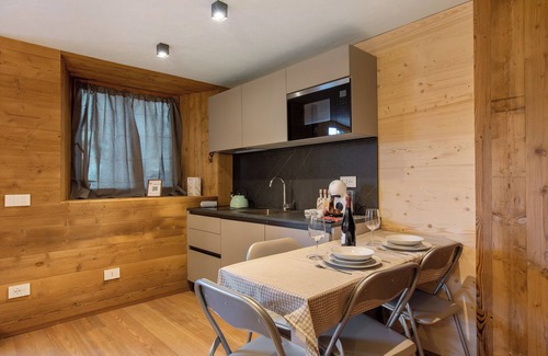 Entreves Apartment | Apartment 'Entrèves' with Mountain View and Wi-Fi
