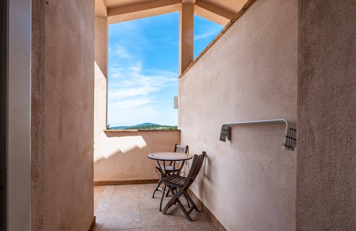 Manciano Apartment | Apartment 'Erica' with Shared Pool, Wi-Fi and Air Conditioning
