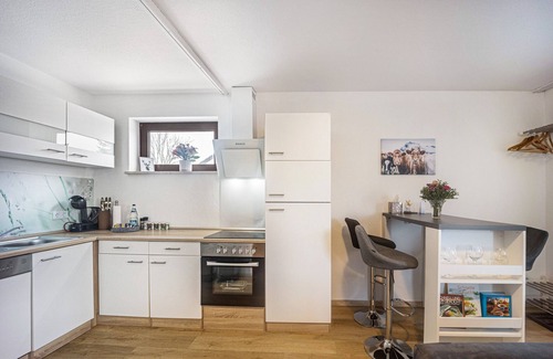 Unterallgau Apartment | Apartment "Erkheim" with Balcony & Wi-Fi
