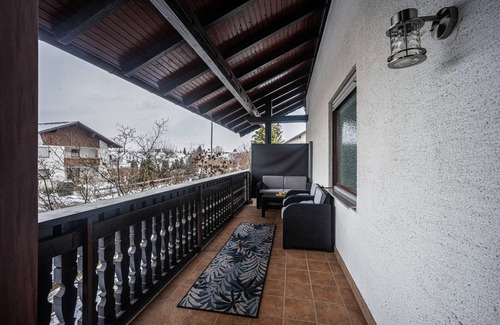 Unterallgau Apartment | Apartment "Erkheim" with Balcony & Wi-Fi