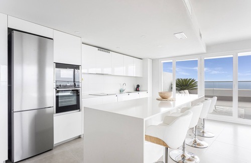 Canet de Berenguer Apartment | Apartment 'Tarongers' with Shared Pool, Wi-Fi and Air Conditioning