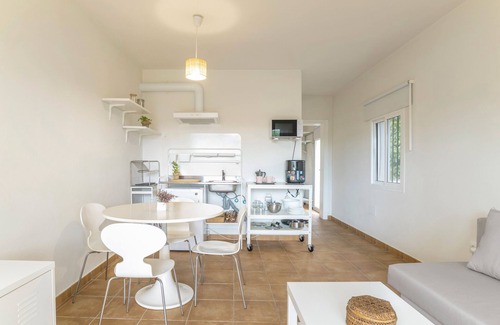 Barrio Nuevo House | Apartment 'Disfrutones' with Private Terrace, Private Garden and Wi-Fi