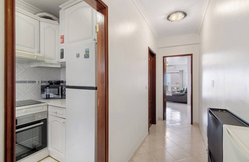 Olhos D'Agua Apartment | Apartment 'Excellent In Olhos D´Água' with Balcony, Wi-Fi and Air Conditioning