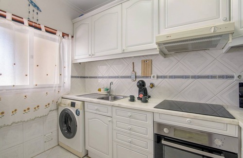 Olhos D'Agua Apartment | Apartment 'Excellent In Olhos D´Água' with Balcony, Wi-Fi and Air Conditioning