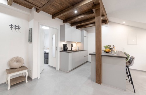 Wollmatingen Apartment | Apartment 'Exklusive "DG"' with Lake View, Balcony and Wi-Fi