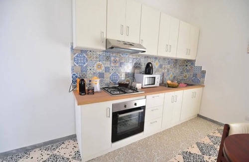 Bomerano Apartment | Apartment 'Familiare A Due Passi Dal Sentiero Degli Dei' with Sea View, Wi-Fi and Air Conditioning