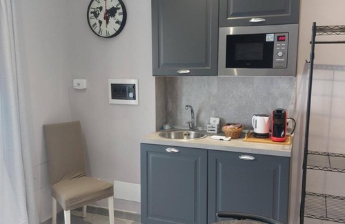 Isola Sacra Apartment | Apartment 'Fede's Home' with Private Terrace, Wi-Fi and Air Conditioning