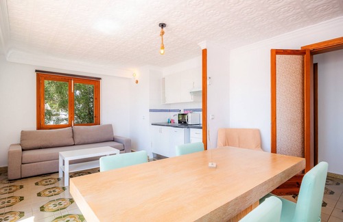 Cala d'Or Apartment | Apartment "Felipe 1-6" close to the Sea with Shared Pool & Wi-Fi
