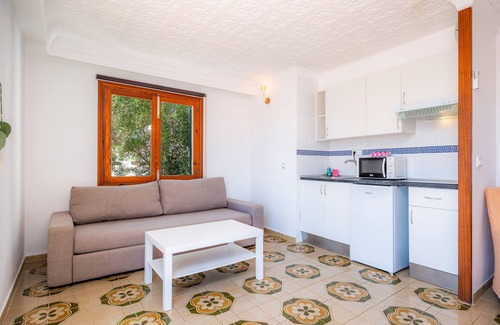 Cala d'Or Apartment | Apartment "Felipe 1-6" close to the Sea with Shared Pool & Wi-Fi
