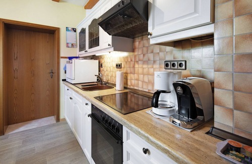 Lauterbach Apartment | Apartment 'Ferienwohnung Vierheller' with Balcony and Wi-Fi