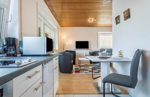 Schnetzenhausen Apartment | Apartment "Ferien am See 4" with Garden & Wi-Fi
