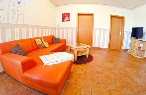 Grunow Apartment | Apartment 'Ferienbauernhof - Ferienwohnung 5' with Private Terrace, Shared Garden and Wi-Fi