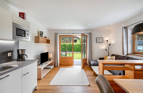 Reit im Winkl Apartment | Apartment 'Ferienwohnung Alpin' with Mountain View, Private Terrace and Wi-Fi