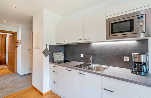 Reit im Winkl Apartment | Apartment 'Ferienwohnung Alpin' with Mountain View, Private Terrace and Wi-Fi