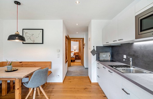 Reit im Winkl Apartment | Apartment 'Ferienwohnung Alpin' with Mountain View, Private Terrace and Wi-Fi