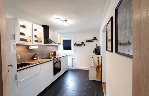 Gleidorf Apartment | Apartment 'Ferienwohnung Sunny' with Mountain View and Wi-Fi