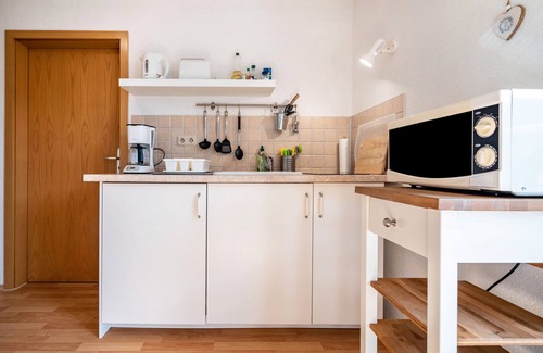 Neustrelitz Apartment | Apartment 'Ferienwohnung 2 Schulze' with Private Terrace, Shared Garden and Wi-Fi