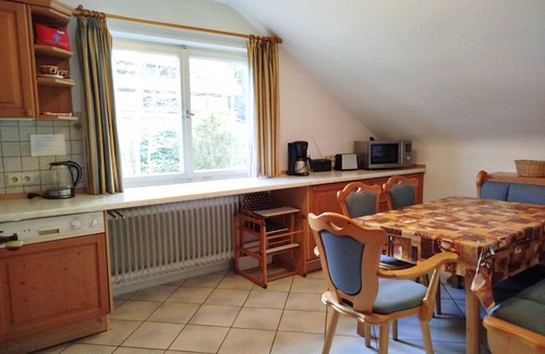 Ehlenbogen Apartment | Apartment 'Ferienwohnung Blaess' with Balcony and Wi-Fi