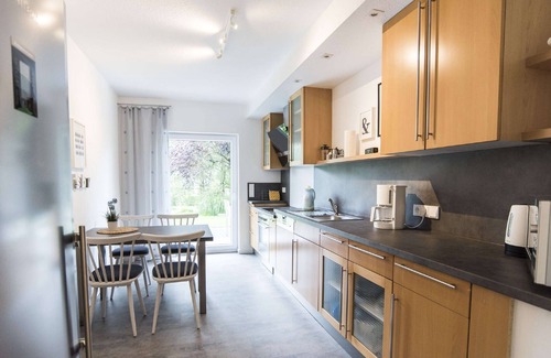Bischoffen Apartment | Apartment 'Ferienwohnung Am Holing' with Mountain View, Private Terrace and Wi-Fi