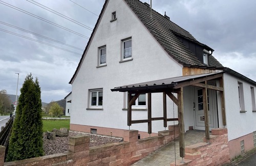Hofstetten Apartment | Apartment 'Ferienwohnung Nickel' with Wi-Fi