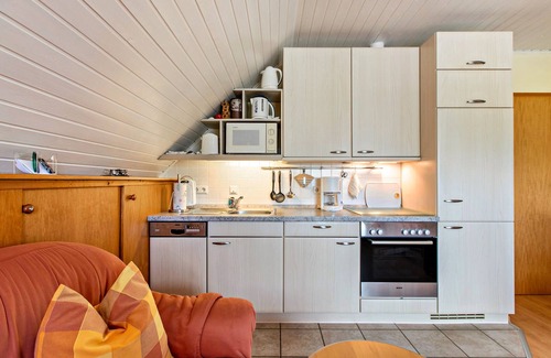 Langenhorn Apartment | Apartment 'Ferienwohnung Sven' with Shared Garden and Wi-Fi