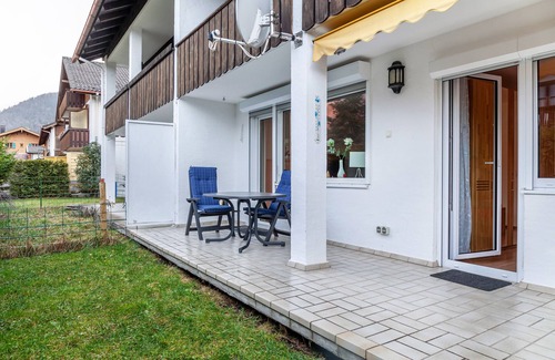 Mittenwald Apartment | Apartment 'Ferienwohnung Alpenglück' with Mountain View, Terrace and Wi-Fi