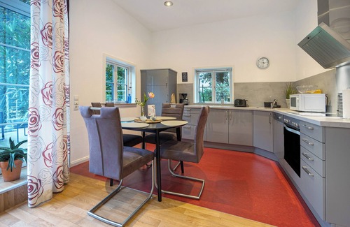 Duckerswisch Apartment | Apartment 'Ferienwohnung Varga Schafstedt' with Private Terrace, Shared Garden and Wi-Fi