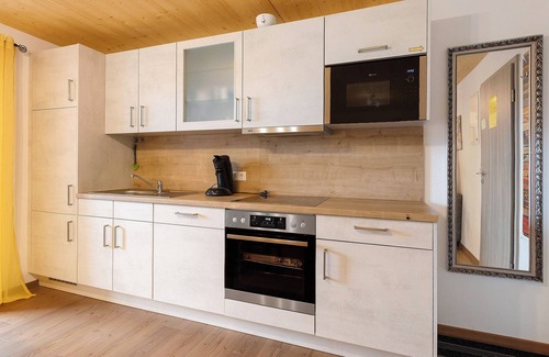 Unadingen Apartment | Apartment 'Ferienwohnung Mauchach' with Shared Garden, Balcony and Wi-Fi