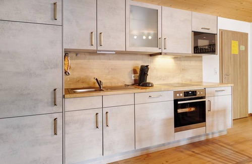 Unadingen Apartment | Apartment 'Ferienwohnung Gutach' with Shared Garden, Balcony and Wi-Fi
