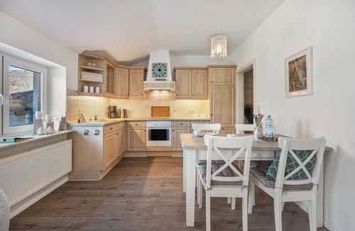 Bielenberg Apartment | Apartment 'Ferienwohnung 1' with Private Terrace, Shared Garden